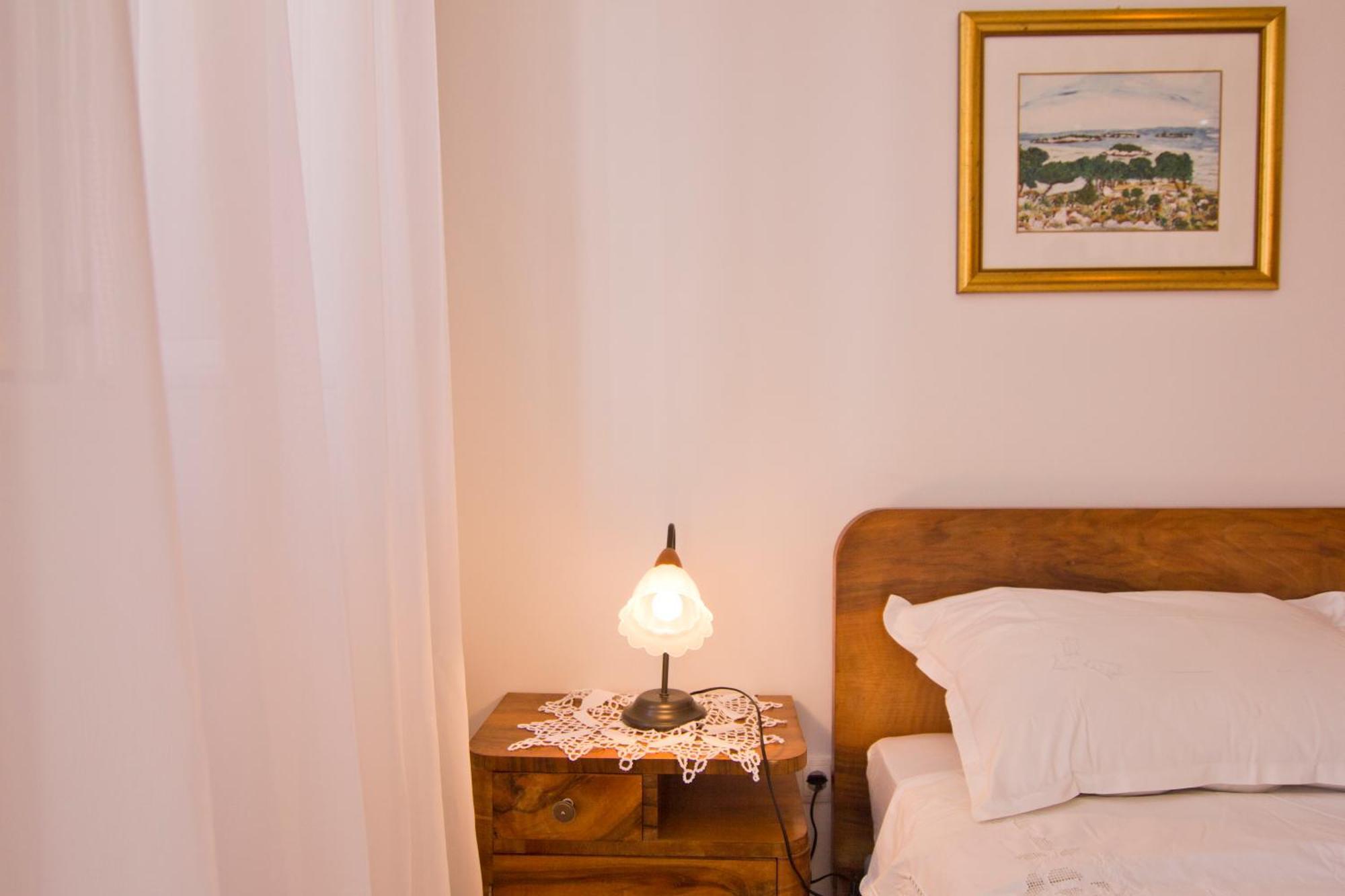 Apartments Donika Komiža Rom bilde