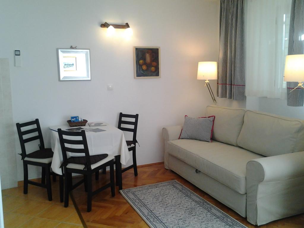 Apartments Donika Komiža Eksteriør bilde