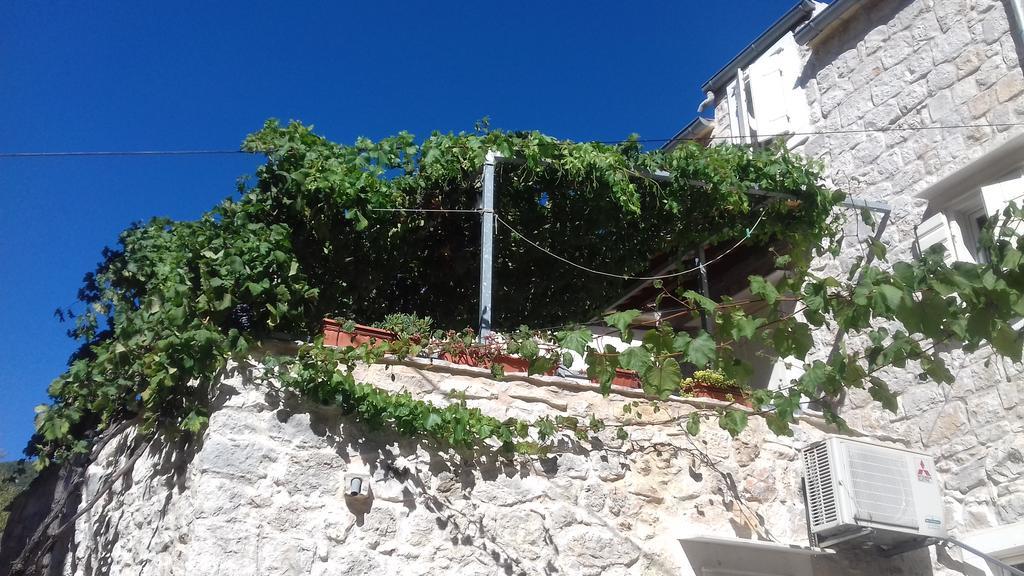 Apartments Donika Komiža Eksteriør bilde