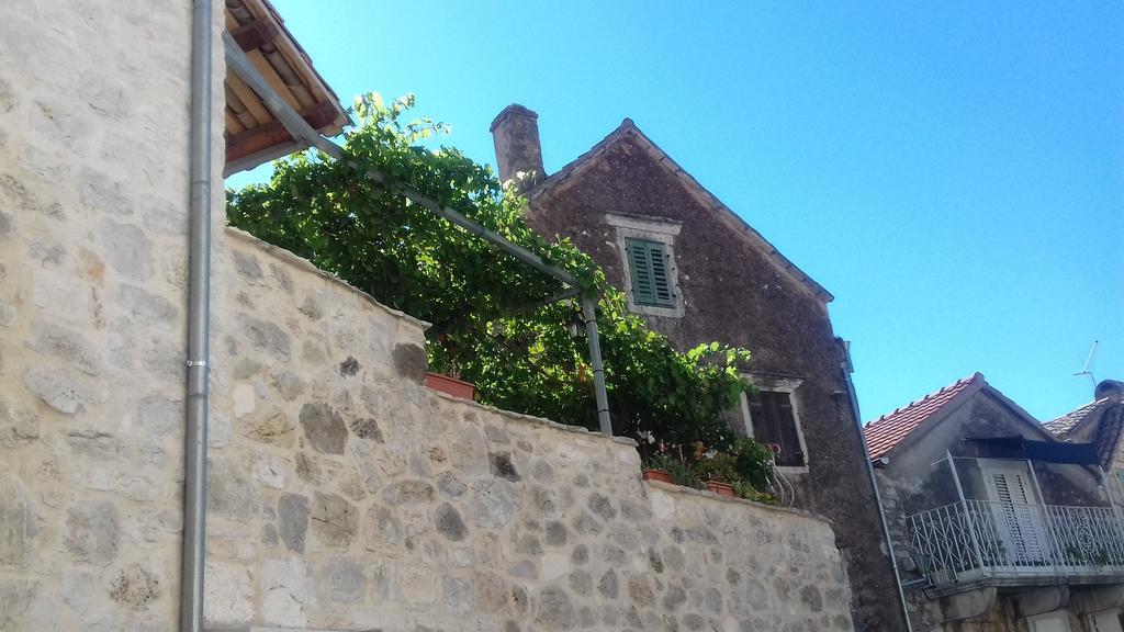 Apartments Donika Komiža Eksteriør bilde